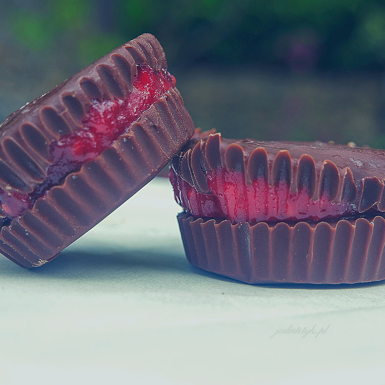 przepis na czekoladki z malinami keto jadietetyk